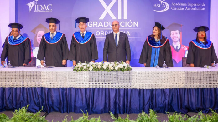 ASCA del IDAC gradúa 29 nuevos profesionales de la aviación civil