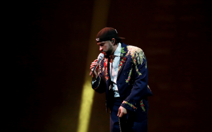Bad Bunny responde al partidario de Trump que tachó a Puerto Rico de "isla flotante de basura"