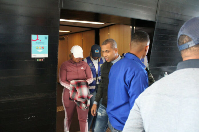 Aplazan audiencia contra acusada de matar ciudadano chino