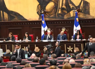 Asamblea Nacional Revisora inicia lectura de la Constitución
