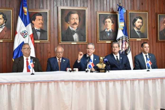 Instituto Duartiano denuncia presiones para otorgar residencia a haitianos