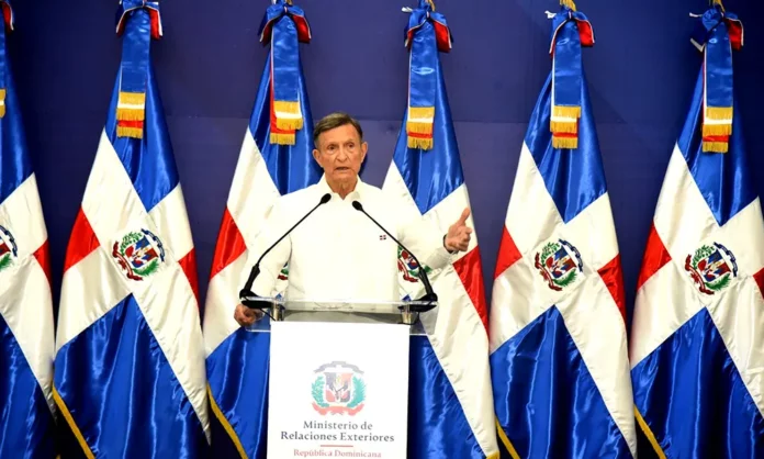 Canciller dice Leonel difundió falsedades