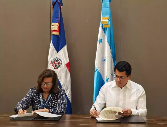 RD y Honduras firman memorándum en materia de Turismo