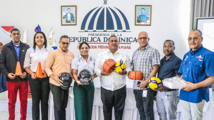 Inefi entrega 38 canchas remozadas y utilerías deportivas en Samaná