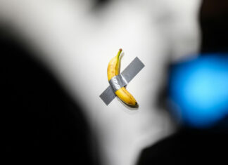 Criptoinversor se come la famosa banana que compró por más de 6 millones de dólares