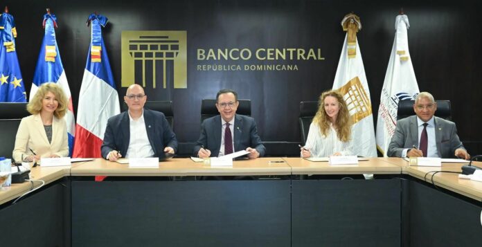 Donan fondos europeos para reforzar sistema financiero dominicano frente a los riesgos climáticos