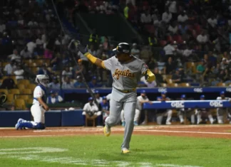Erick Mejía y JC Escarra la sacan en tercera victoria seguida de Águilas sobre Tigres