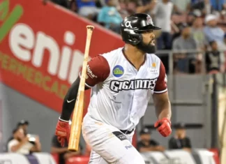 Hit de Carlos Peguero deja al Licey en el terreno en triunfo 4-3 de Gigantes