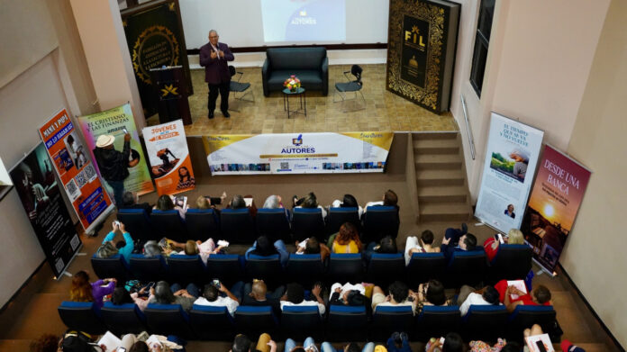 Feria del Libro 2024 continúa este jueves con una jornada repleta de arte y literatura