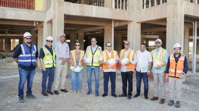 Ministro de la Presidencia supervisa avances del proyecto Cabo Rojo