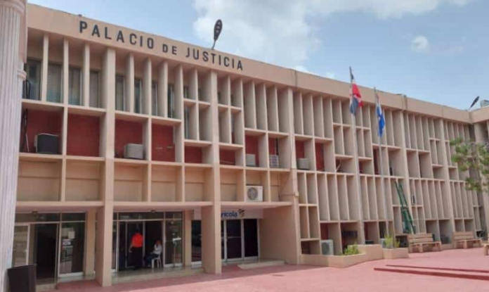Solicitan prisión preventiva para profesor acusado de abusar a estudiante