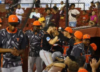 Toros remontan ante Gigantes y cortan racha de derrotas