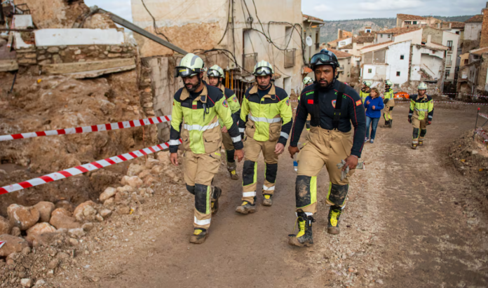 Encuentran restos humanos en un pueblo español donde todavía hay desaparecidos por la DANA