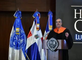 Abinader recibe título de Doctor Honoris Causa de la UASD