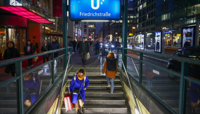 vaPiden vagones de metro solo para mujeres ante aumento de ataques sexuales en Berlín