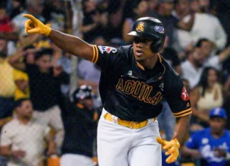 Águilas remontan y vencen Licey