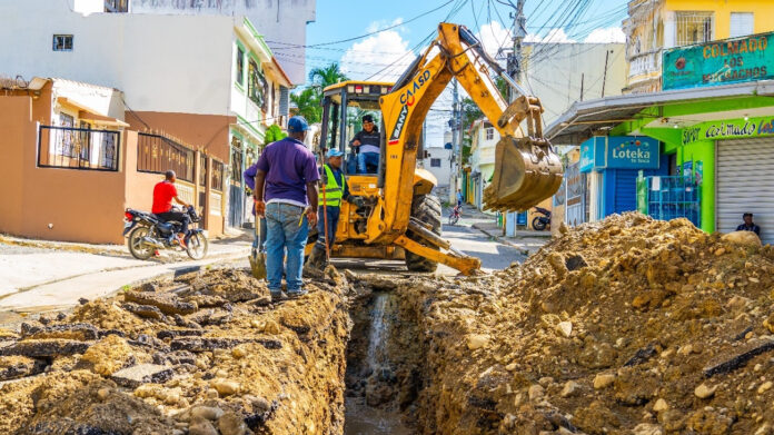 Caasd soluciona avería en sector INVI de Los Alcarrizos