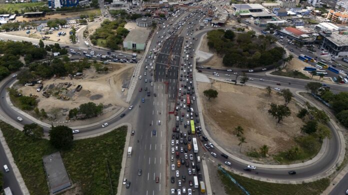 Colocarán tuberías de drenaje en km 9 de la autopista Duarte