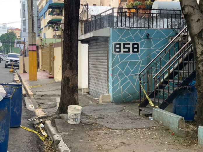 Ultiman a colmadero en Ensanche Quisqueya