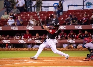 Los Gigantes castigan pitcheo de Leones en triunfo 13-1