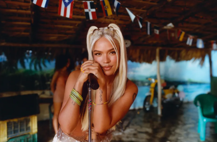 Latin Billboard 2025: Karol G gana el primer premio de la noche y canta su tema ‘Si antes te hubiera conocido’