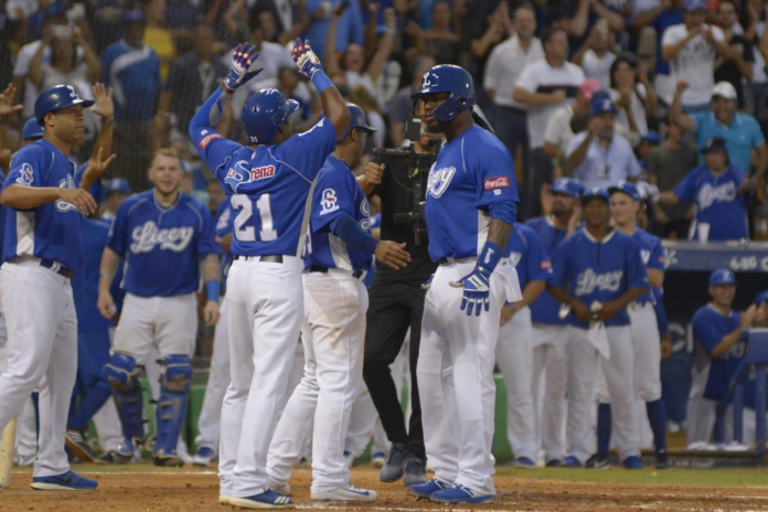 Licey implanta marca de carreras; empatan en segundo con Águilas