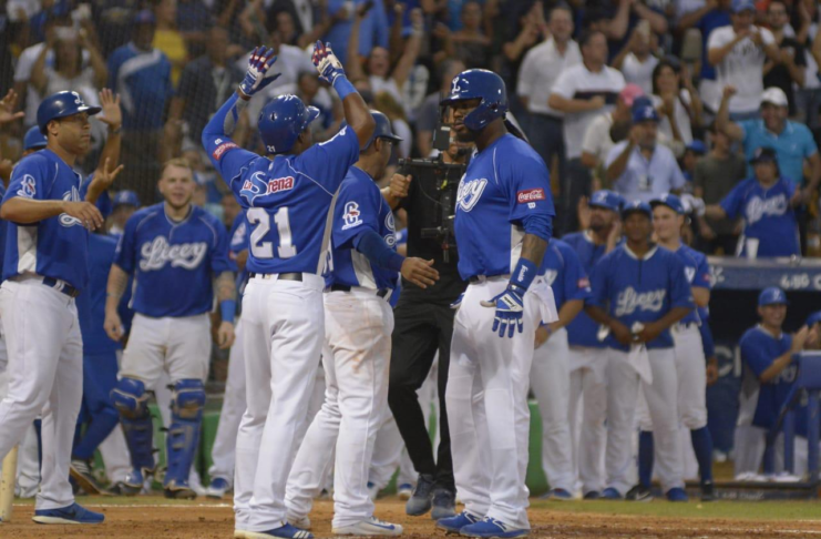 Licey implanta marca de carreras; empatan en segundo con Águilas