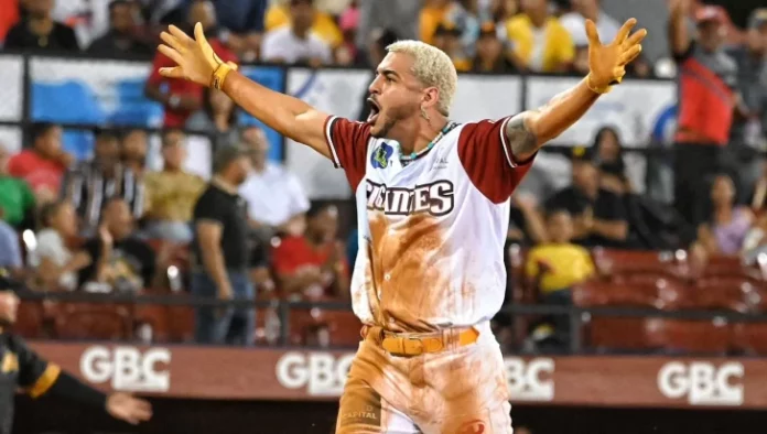 José Sirí da jonrón, se roba el home y empuja a los Gigantes