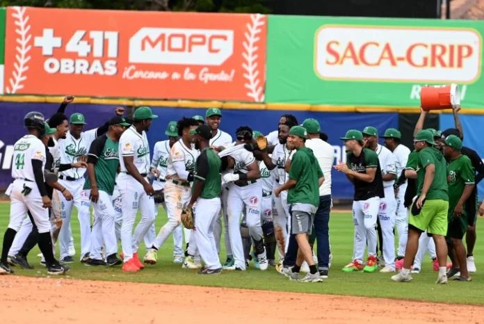Estrellas se reponen para dejar a Toros en el terreno