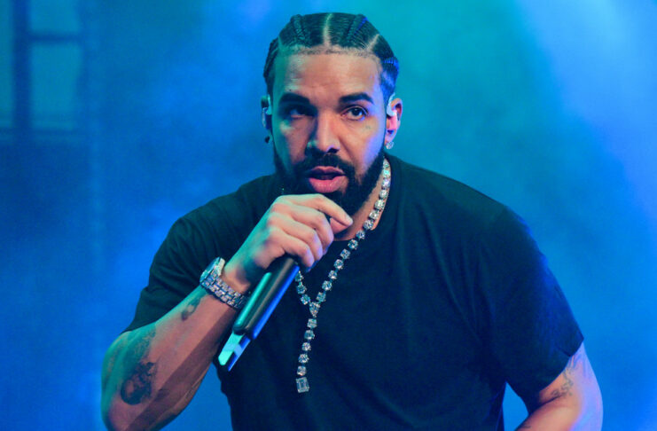 Drake demanda a Universal por difamación por una canción que lo acusa de pederastia