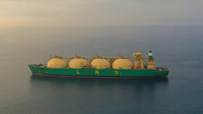 Rusia vende cantidades récord de gas natural licuado