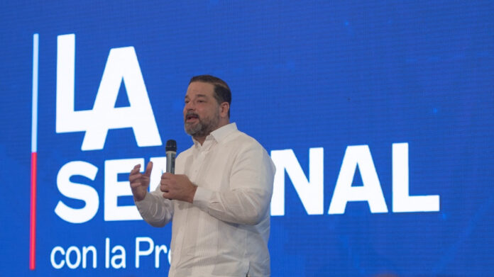 Ministro de Medio Ambiente detalla los avances de su gestión y anuncia nuevos proyectos