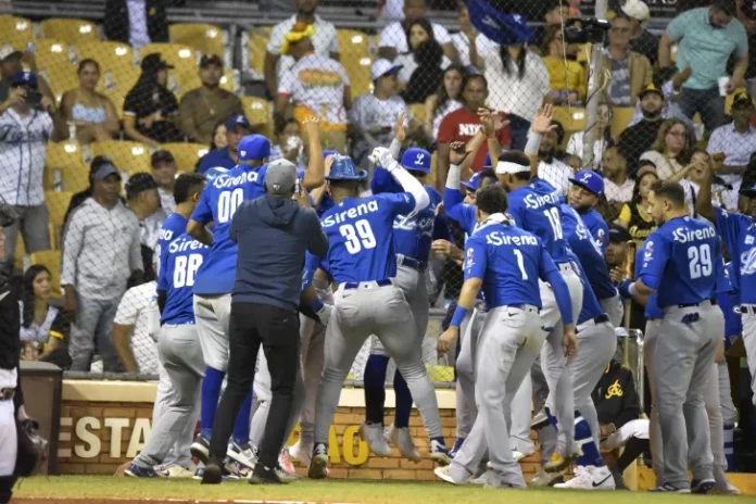 Licey blanquea Águilas y colocan número mágico en tres
