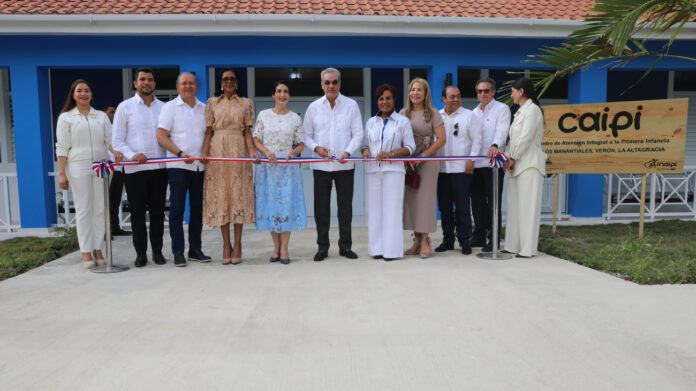 Abinader inaugura una escuela y una estancia infantil en La Altagracia