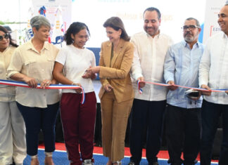 Raquel Peña y director de Inefi entregan moderno polideportivo en SPM