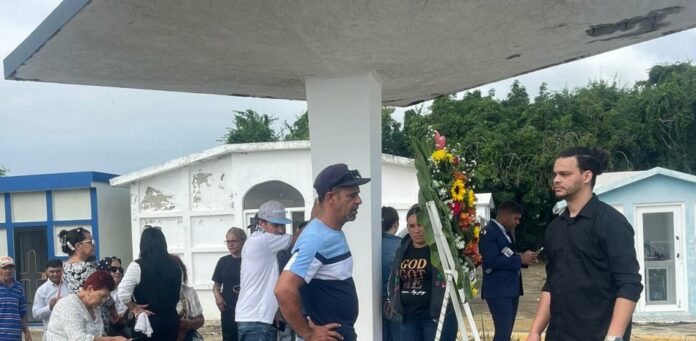 Sepultan madre e hija ultimadas por teniente PN