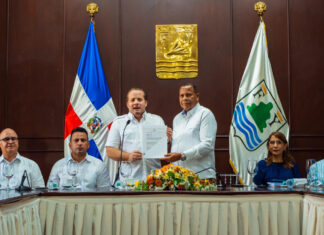 Entregan 40 millones de pesos a Alcaldía de Puerto Plata para adquisición de equipos de recolección de residuos