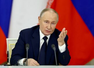 Trump califica de larga y productiva conversación con Putin