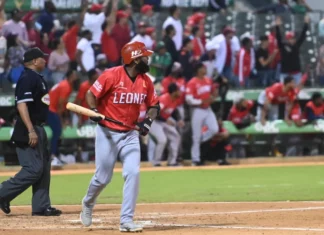Leones suben al segundo guiados por dos jonrones y 5 empujadas