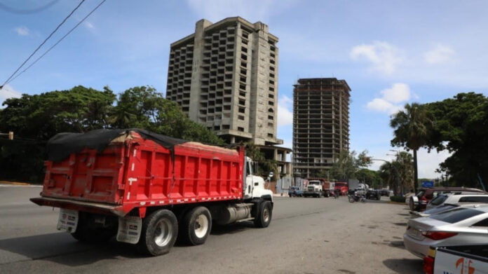 Intrant y ADN prohíben circulación de vehículos pesados en el Malecón de SD