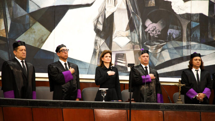 Vicepresidenta participa en rendición de cuentas del Poder Judicial
