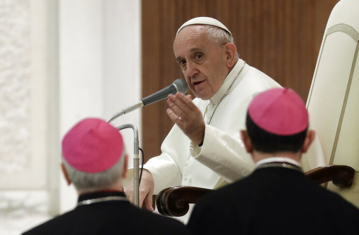 El papa Francisco podría renunciar, dice un cardenal