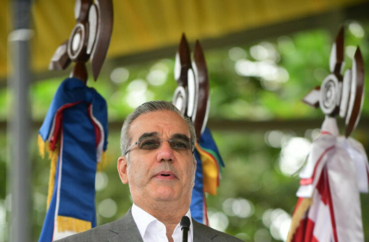 Abinader dice que respeta decisiones migratorias de EEUU contra Haití