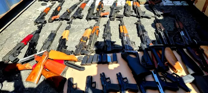 DGA decomisa 37 armas de fuego en puerto Haina