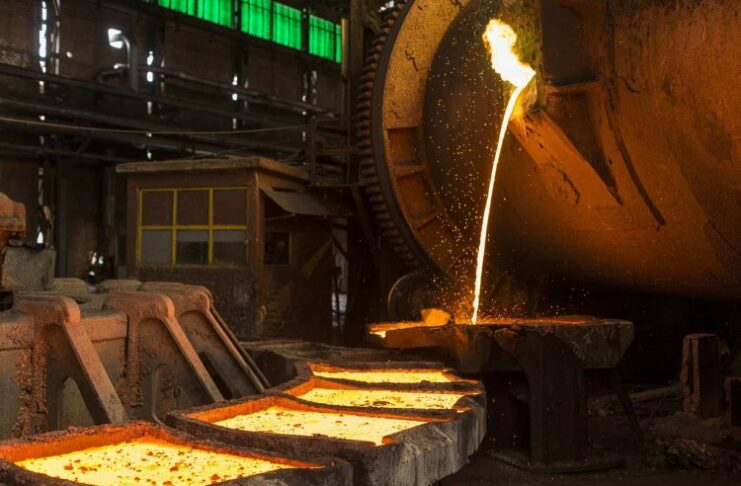 Declinan precios del cobre por fortaleza del dólar