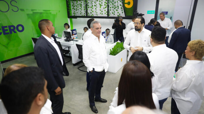 Presidente Abinader inaugura Punto GOB San Cristóbal