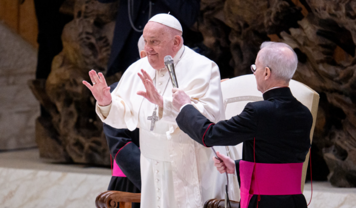 El papa Francisco sufre un nuevo problema de salud