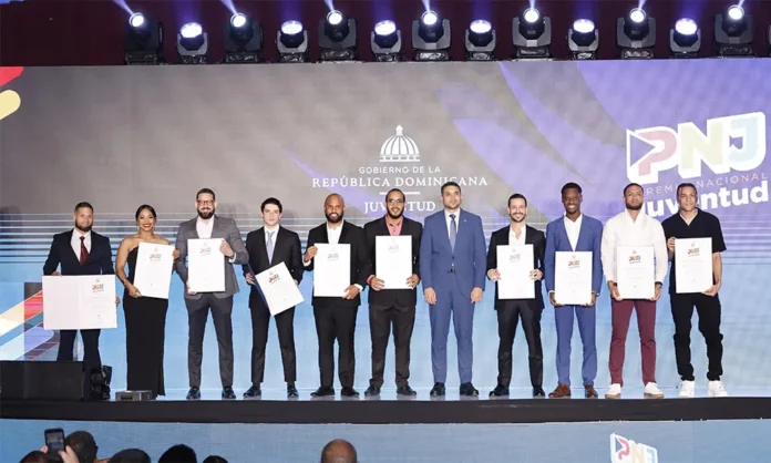 Entregan Premio Nacional de la Juventud 2025