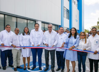 Abinader inaugura primer hospital traumatológico de la región Sur