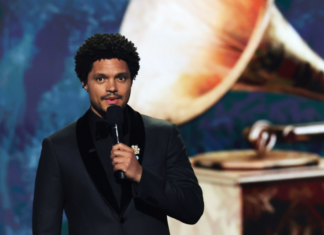 Trevor Noah hace comentario xenofóbico a Shakira